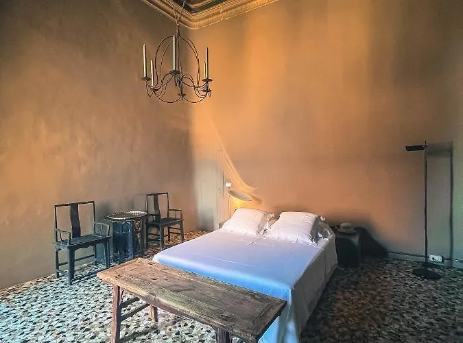 Palazzo Del Settecento Apartment *