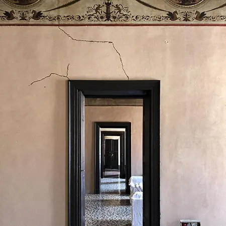 Palazzo Del Settecento ראבנה