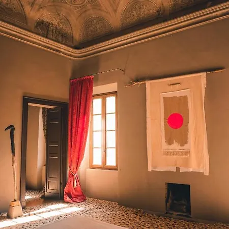 Palazzo Del Settecento * ראבנה