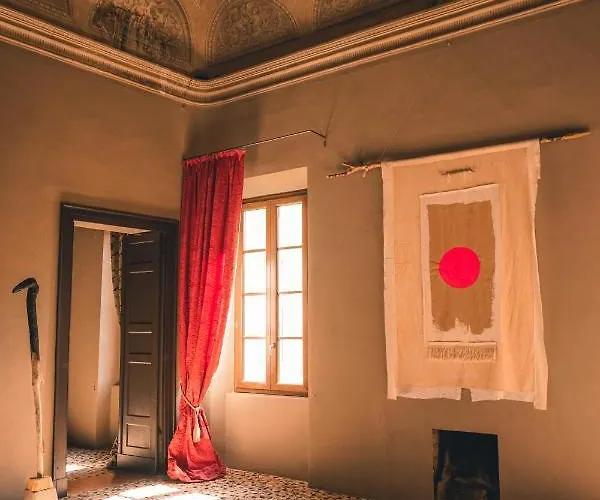 Palazzo Del Settecento * رافيننا